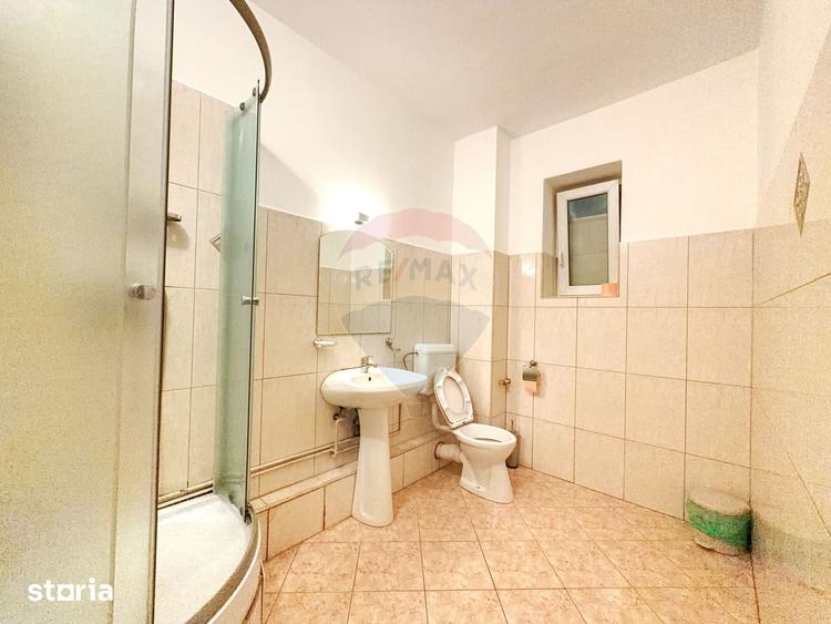 Spațiu comercial, de 303 mp, în Girocului
