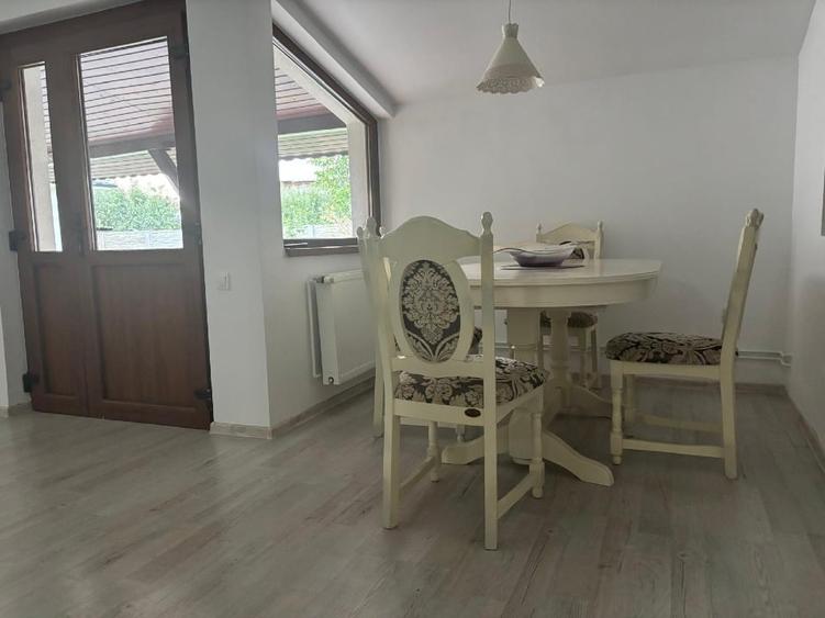 Casă individuală cu 4 camere cu Canalizare în Girocului