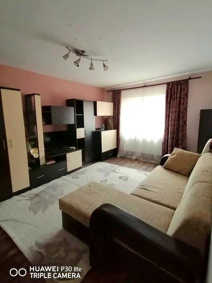 Apartament cu 2 camere decomandat în Petros