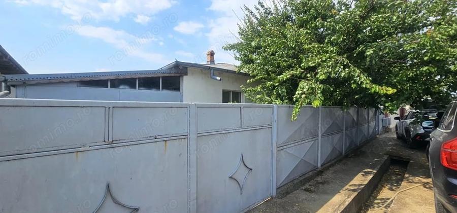 Casă cu Teren 1055 Mp în Vânători