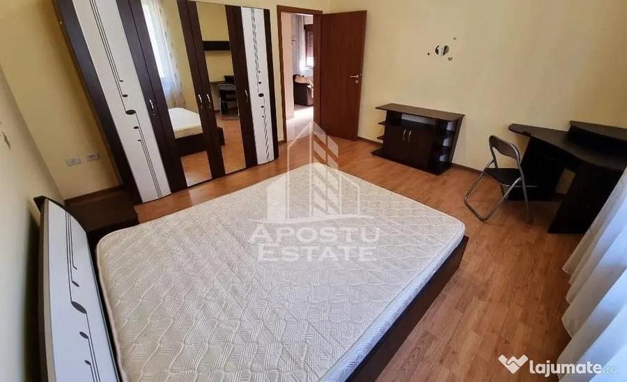 Apartament cu 3 camere decomandat în Intim