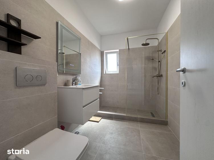 Casă cu 4 camere cu Teren 300 Mp în Ulmi