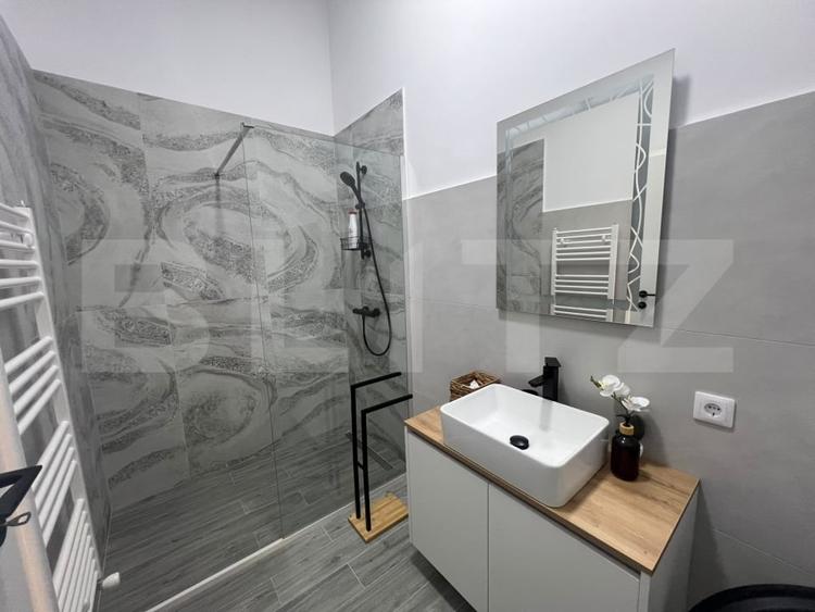 Apartament cu 2 camere semidecomandat, mobilat în Florești