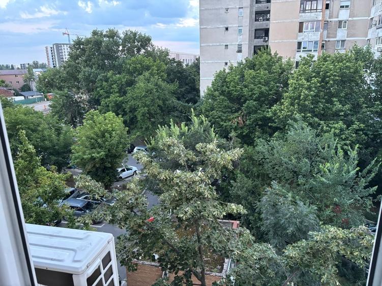 Apartament cu 2 camere decomandat în Drumul Taberei
