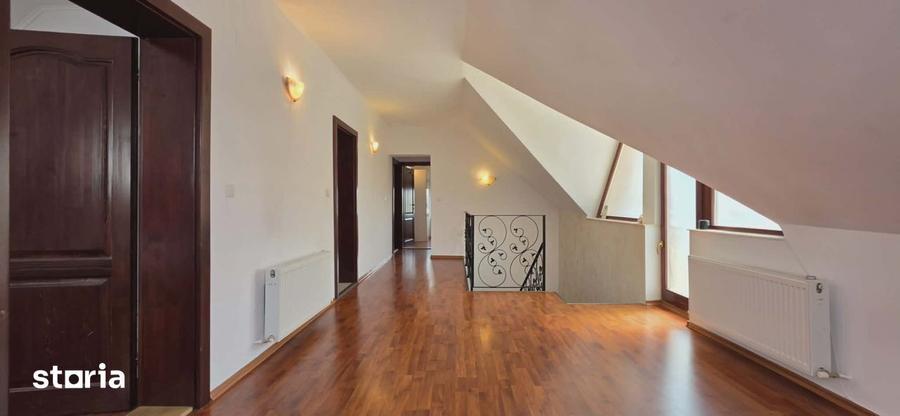 Casă cu 4 camere cu Teren 820 Mp în Sânmartin