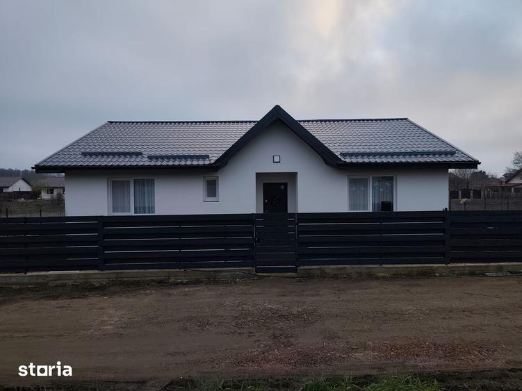 Casă cu 4 camere cu Teren 400 Mp în Crevedia