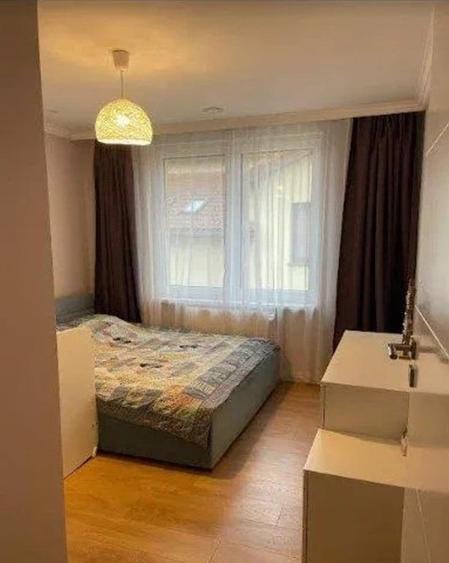 Apartament cu 4 camere decomandat în Florești