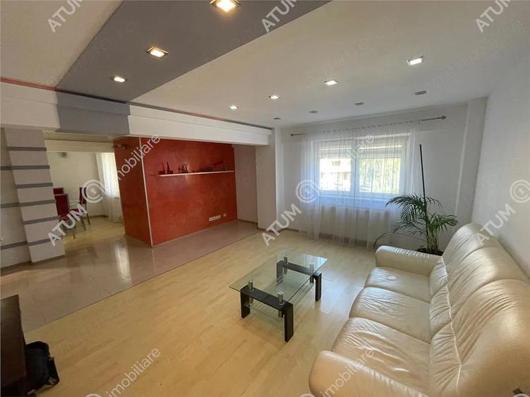 Apartament 3 camere decomandate 2 balcoane etaj 1 zona centrala Sibiu - 3