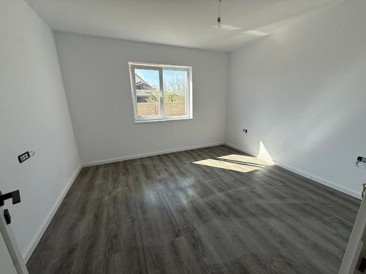 Duplex cu 3 camere cu Canalizare în Beregsău Mare