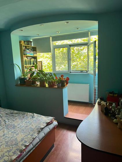 Apartament cu 3 camere decomandat în Brâncoveanu