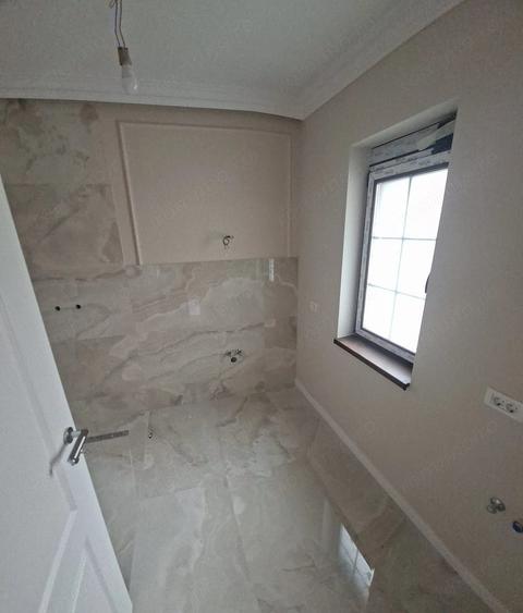 Casă cu 5 camere cu Teren 250 Mp în Torontalului