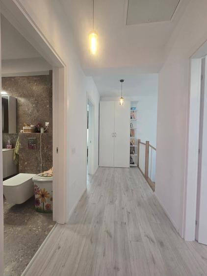 Casă individuală cu 5 camere cu Canalizare în Pantelimon