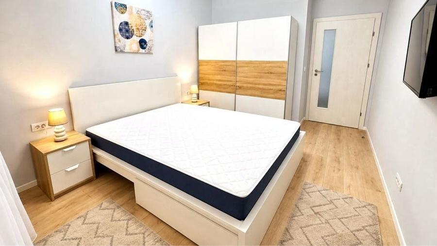 Apartament cu 2 camere decomandat, mobilat în Regie