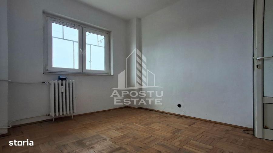 Apartament cu 4 camere în Sud