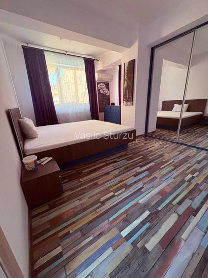 Propietar vand apartament 2 camere zona Petrom City
