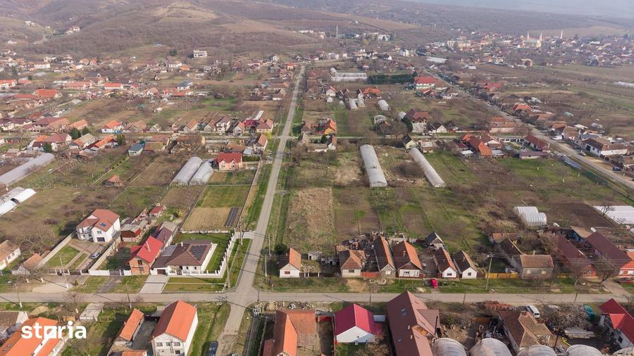 Casă cu 2 camere cu Teren 1570 Mp în Ghioroc