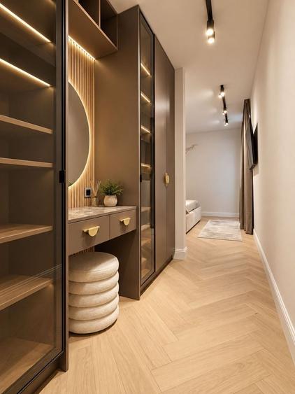 Apartament cu 2 camere semidecomandat, mobilat în Central
