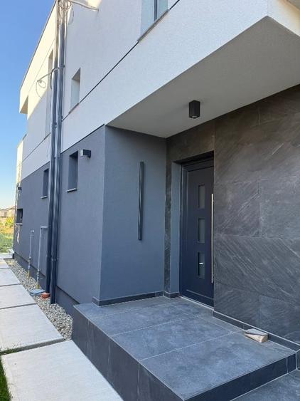 Duplex cu 4 camere cu Canalizare în Dumbrăvița