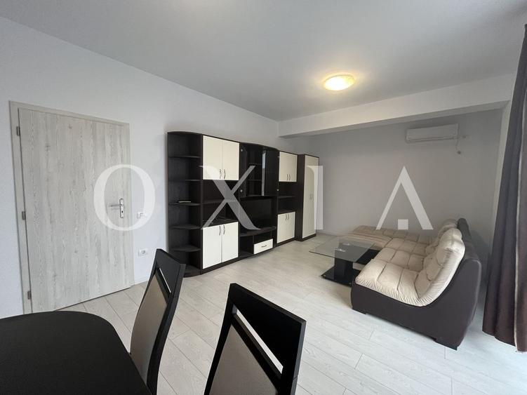 Apartament cu 3 camere decomandat, mobilat în Dumbrăvița