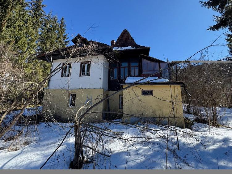Teren Construcții intravilan de 1664 mp, în Central