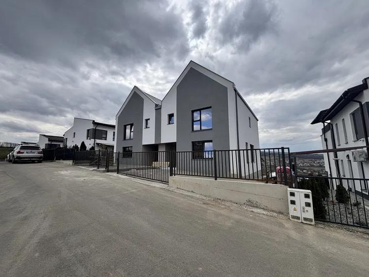 Duplex cu 4 camere cu Canalizare în Borhanci