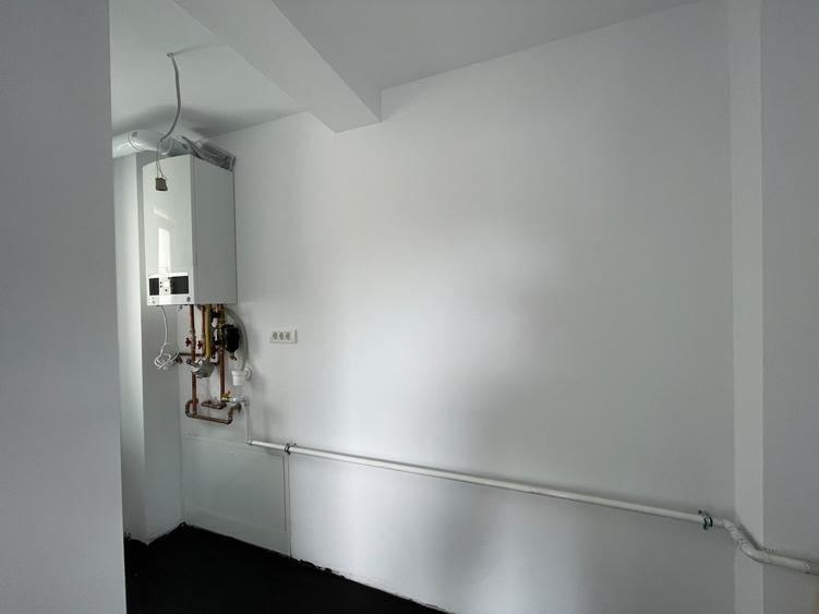 Duplex cu 3 camere cu Canalizare în Plopi