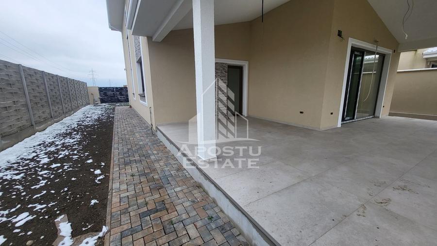 Casă individuală cu 5 camere cu Canalizare în Dumbrăvița