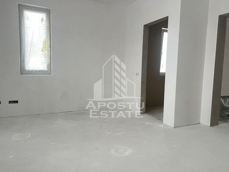 Casă individuală cu 4 camere cu Canalizare în Dumbrăvița