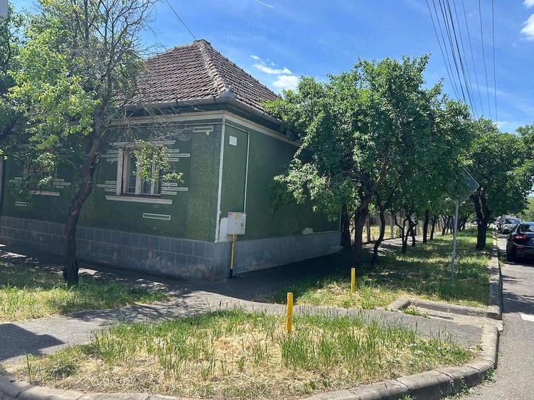 Casă cu Teren 1000 Mp în Bujac