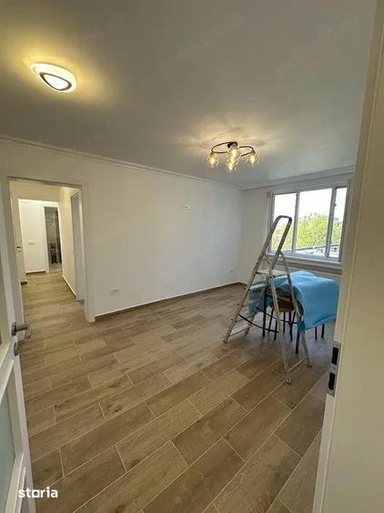 Apartament cu 4 camere semidecomandat în Drumul Taberei