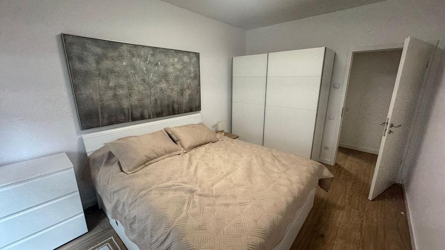 Apartament cu 2 camere decomandat, mobilat în Central