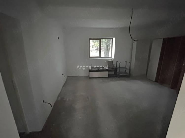 Vand Casa cu 2 camere Cruceni, Timis