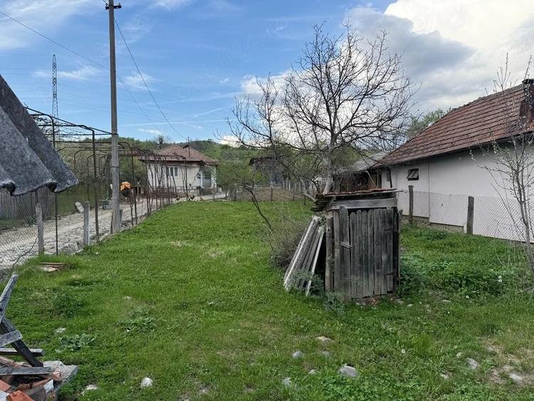 Teren de 570 mp, în Sălătrucel