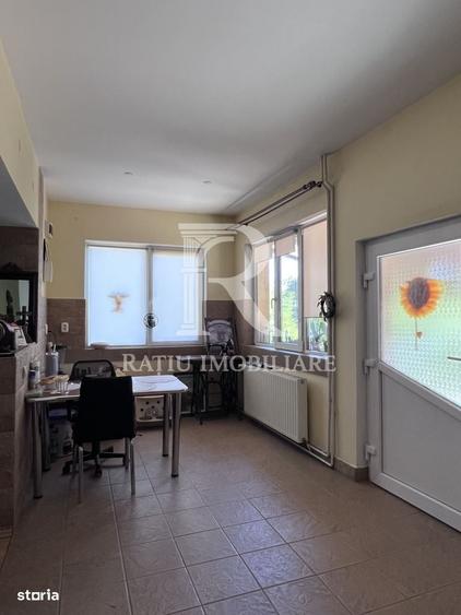 Casă cu 4 camere în Sântandrei