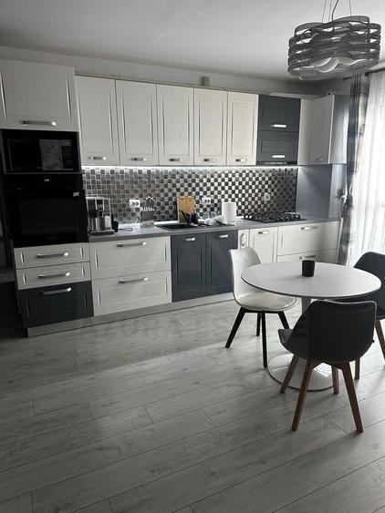 Apartament cu 3 camere decomandat, mobilat în Hipodrom 1