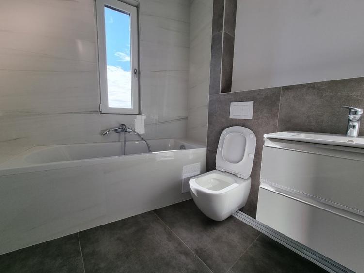 Apartament cu 3 camere semidecomandat, mobilat în Sisești