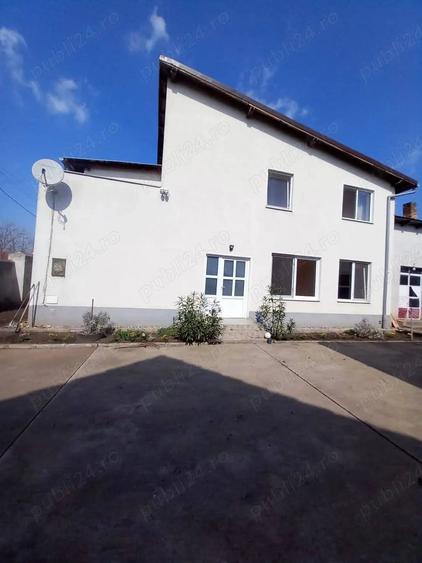 Casă cu 6 camere cu Teren 2878 Mp în Tomnatic