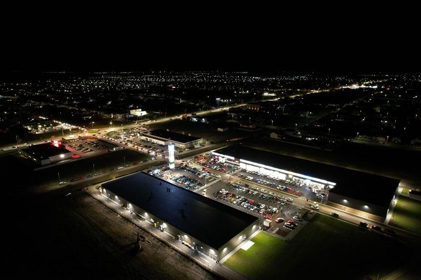 Spațiu comercial, de 186.7200012207 mp, în Moșnița Nouă