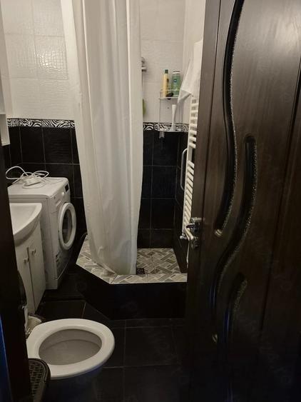 Apartament cu 2 camere semidecomandat în Berceni