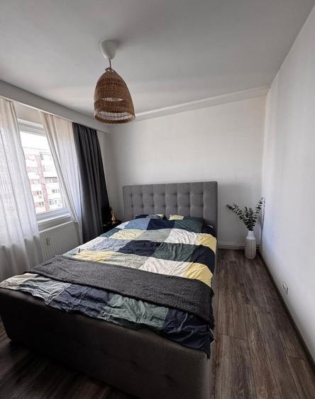 Apartament cu 3 camere semidecomandat, mobilat în Militari