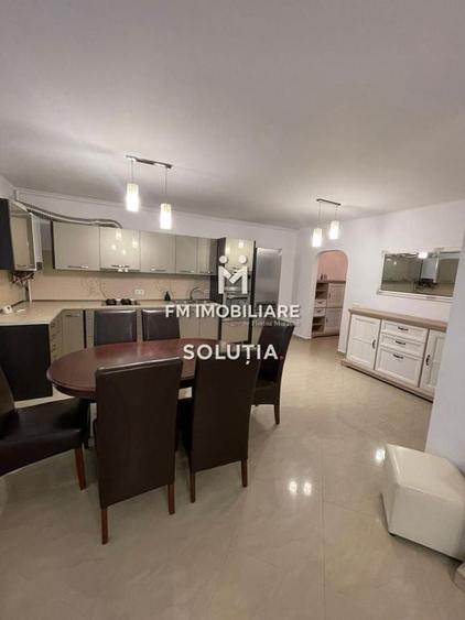 Apartament cu 3 camere decomandat în Central