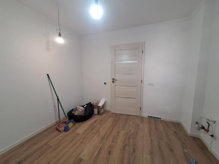 Apartament cu 3 camere decomandat în Dâmbovița