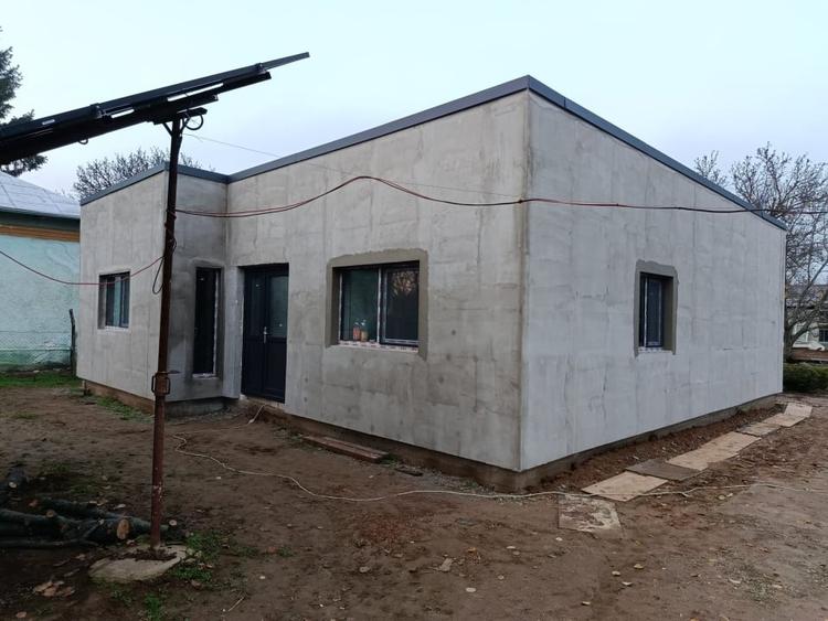 Casă individuală cu 4 camere cu Canalizare în Coșoveni
