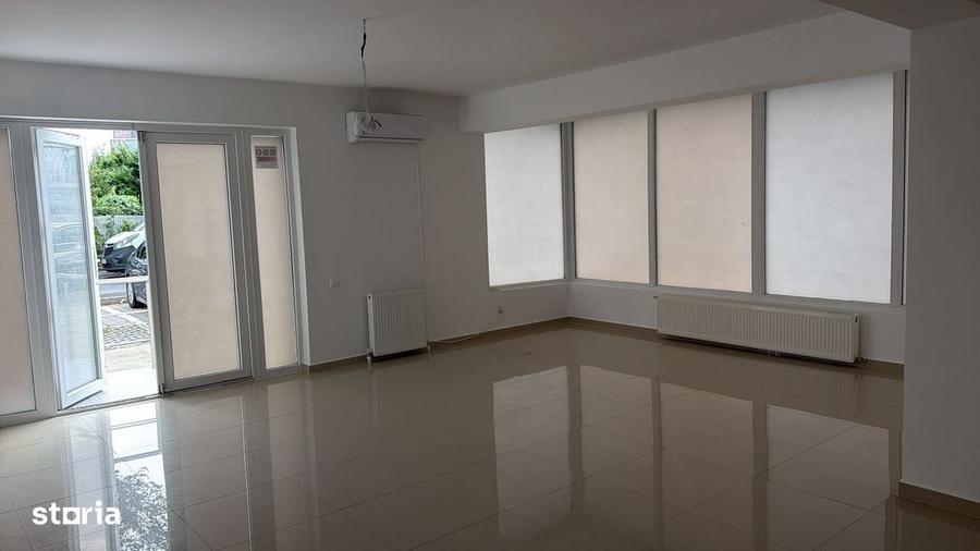 Spațiu comercial, de 65 mp, în Central