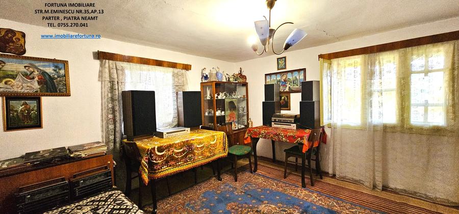 Casă cu 6 camere cu Teren 6329 Mp în Vest