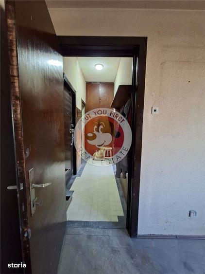 Apartament cu 5 camere semidecomandat în Victoriei