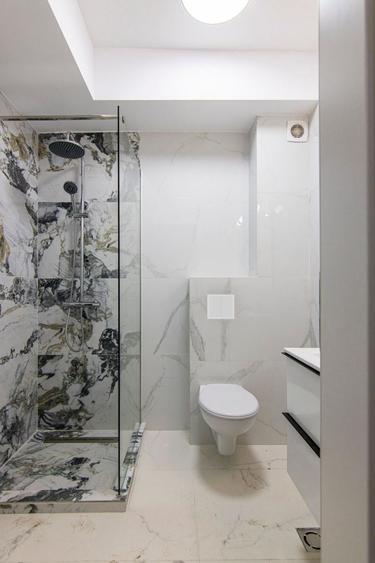 Apartament cu 3 camere semidecomandat în Drumul Taberei
