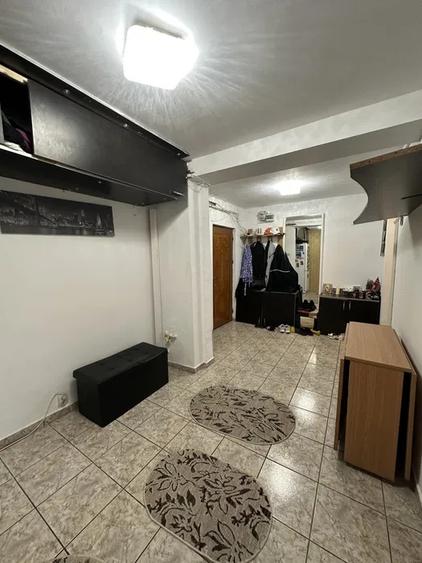 Apartament cu 3 camere decomandat în Canta
