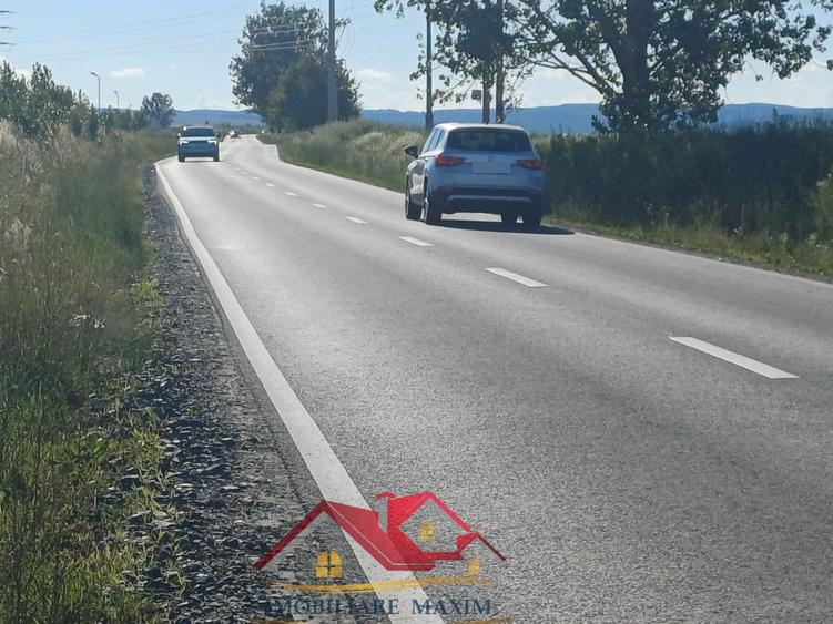 Teren Construcții intravilan de 4700000 mp, în Periferie