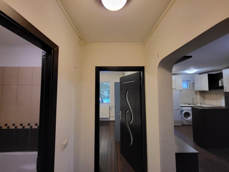 Apartament cu 2 camere decomandat în Apărătorii Patriei